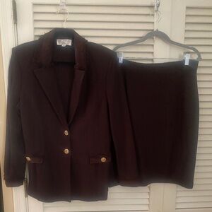 St John Collection ~ Expresso Brown ~Jacket (12) Skirt (8)